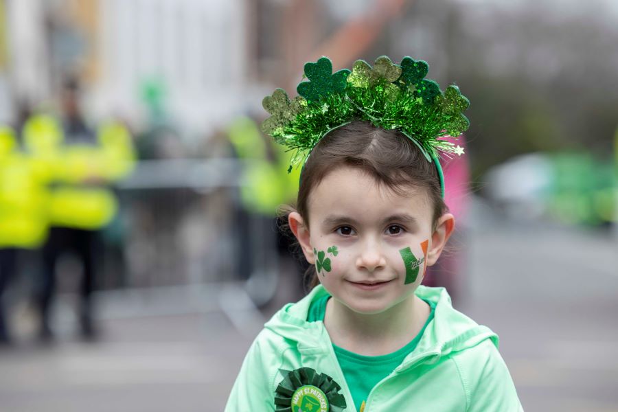 Festa San Patrizio Irlanda - bambina in verde