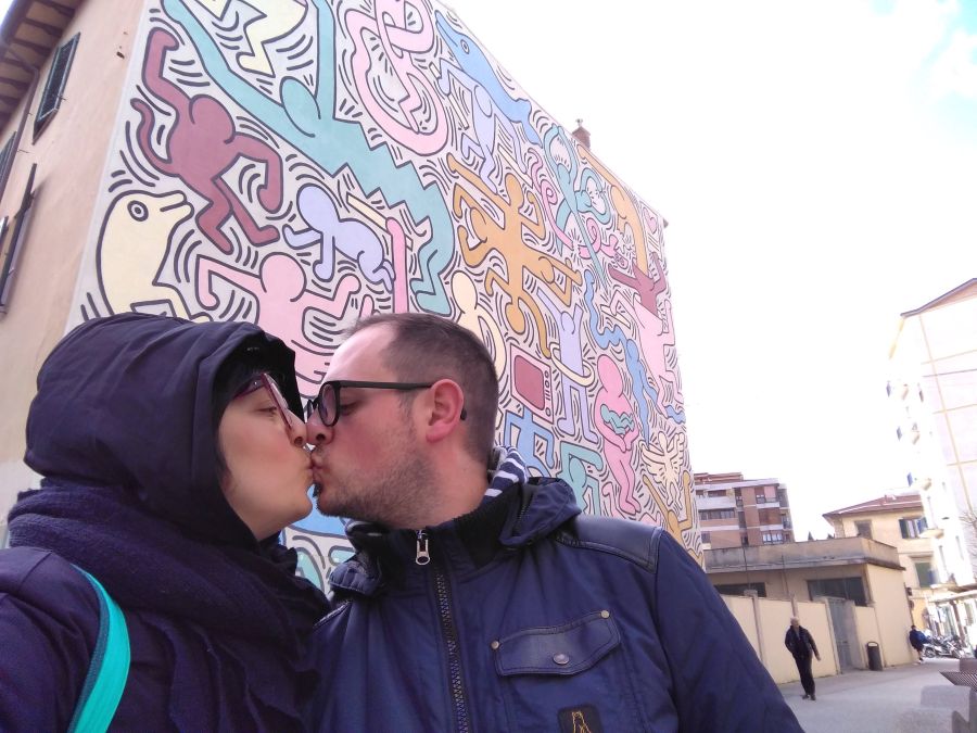 Coppia bacio Pisa - Come non litigare in vacanza